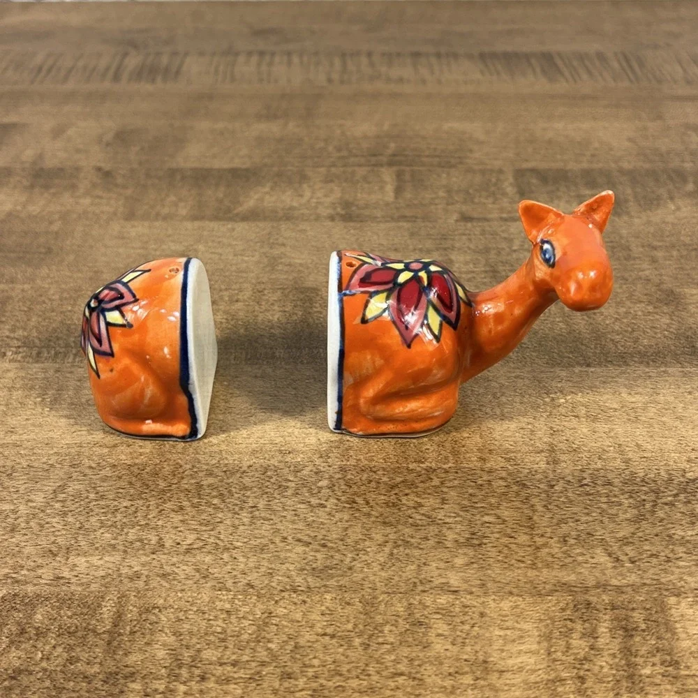 Camel W/‎ Floral Design Ceramic Salt & Pepper Shakers Orange